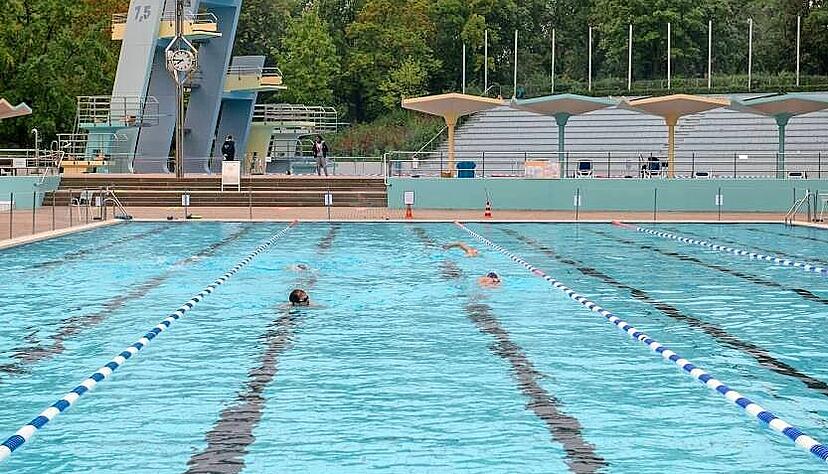 Freibad Neckarhalde in Heilbronn: es könnte Teil eines neuen Kombibads werden.