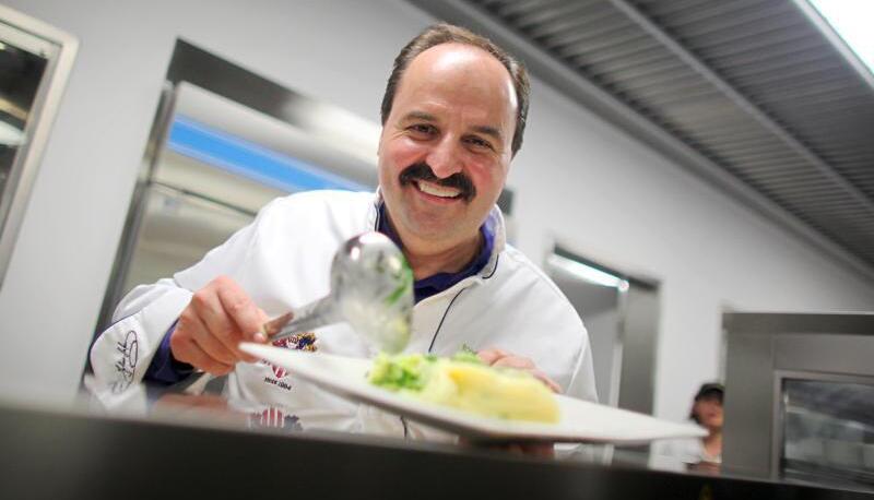Sternekoch Johann Lafer weiß, was schmeckt und gesund ist. Foto: dpa Sternekoch Johann Lafer weiß, was schmeckt und gesund ist. Foto: dpa