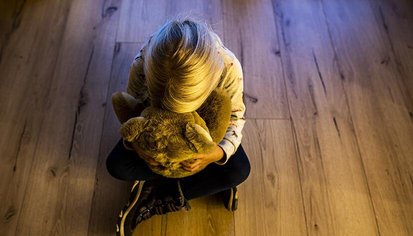In Baden-Württemberg sind Kinder zuletzt häufiger innerhalb von Familien Opfer von Gewalttaten geworden. 2019 gab es laut Innenministerium mehr als 1500 Opfer. Foto: dpa In Baden-Württemberg sind Kinder zuletzt häufiger innerhalb von Familien Opfer von Gewalttaten geworden. 2019 gab es laut Innenministerium mehr als 1500 Opfer. Foto: dpa