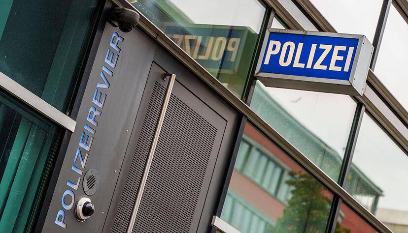 Gegen die Beamten laufen Disziplinarverfahren. Gegen die Beamten laufen Disziplinarverfahren.