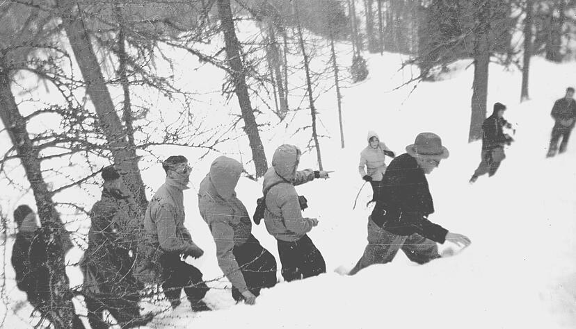 Eines der letzten Bilder der verhängnisvollen Bergtour. Es stammt aus der Kamera von Dieter Steck, die neben dem toten 16-jährigen Schüler gefunden wurde. Eines der letzten Bilder der verhängnisvollen Bergtour. Es stammt aus der Kamera von Dieter Steck, die neben dem toten 16-jährigen Schüler gefunden wurde.