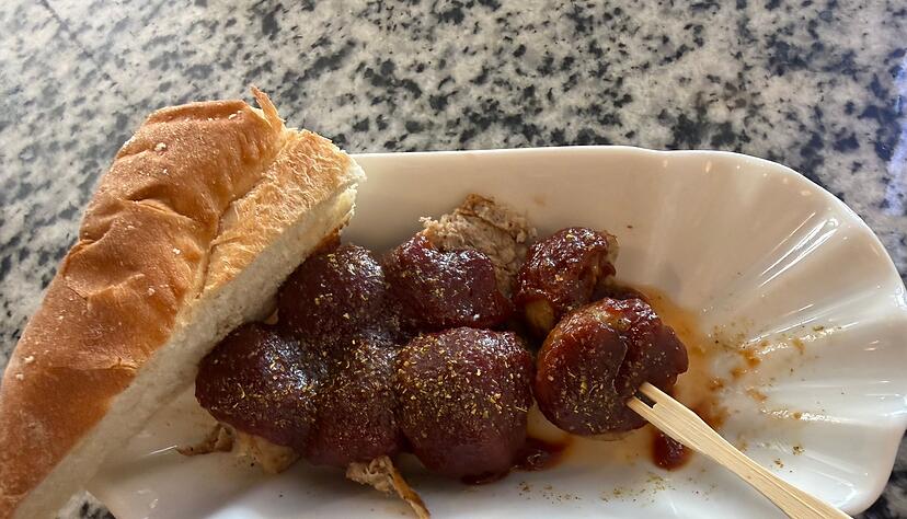 Currywurst ist in Kenia bisher unbekannt gewesen.