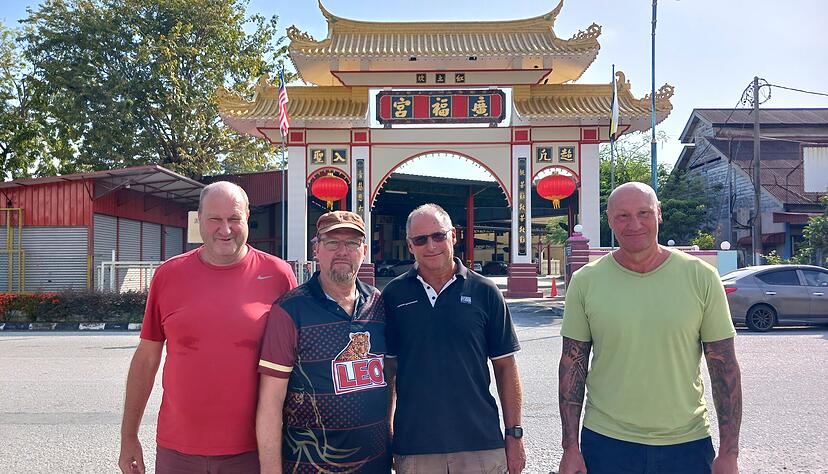 Heilbronner Urlauber sind in Malaysia gestrandet (von links): Daniel Hublitz, Joachim Weber, Horst Hippich und Thomas Goo&szlig;.