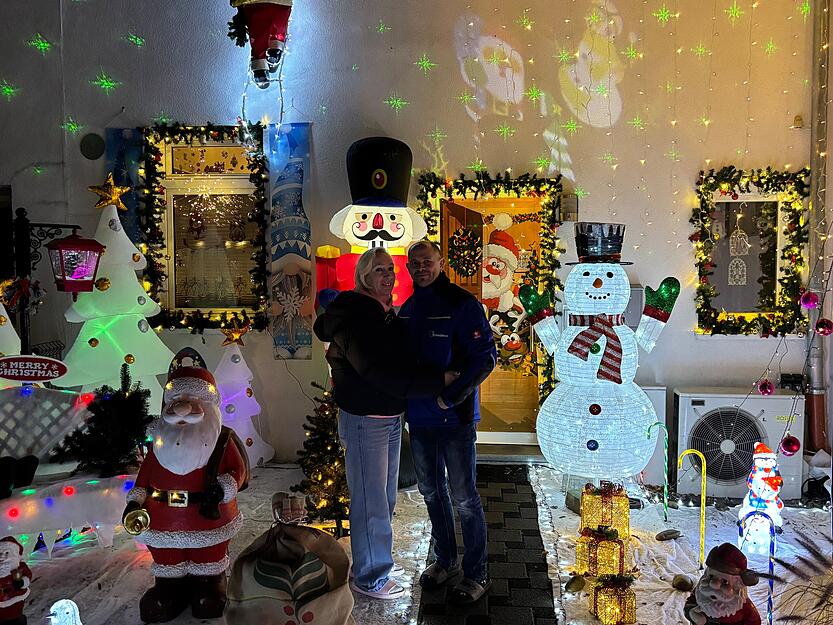 Mario und Diana Weber freuen sich immer sehr auf die Adventszeit. "Alles wird dann so heimelig", schwärmt Diana. Sie genießen die Zeit gerne mit ihren Freunden und Nachbarn.