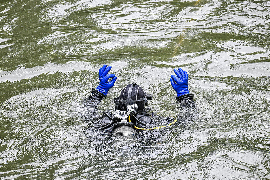 In der Vergangenheit seien Tatwaffen immer wieder in Flüssen entsorgt worden.