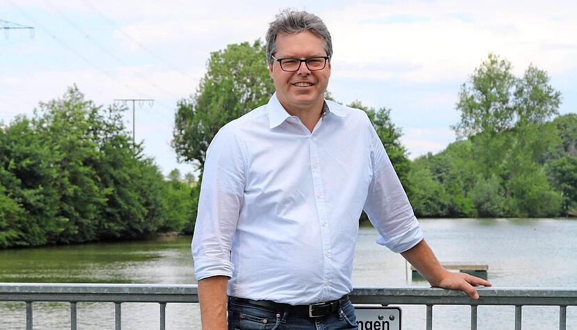 Der Hollenbacher See ist ein Platz, an dem sich Robert B&ouml;hnel wohlf&uuml;hlt. Trotz der schwieriger werdenden Zeiten, blickt der Mulfinger B&uuml;rgermeister optimistisch in die Zukunft.
Foto: Thomas Zimmermann