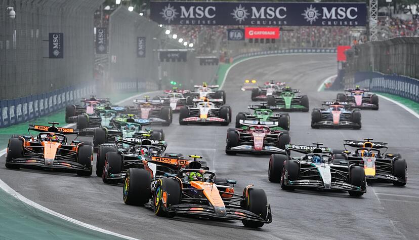 Auf dem Weg zum Start-Ziel-Sieg: Lando Norris (vorn) baute im Sprint seine WM-Führung aus. Auf dem Weg zum Start-Ziel-Sieg: Lando Norris (vorn) baute im Sprint seine WM-Führung aus.