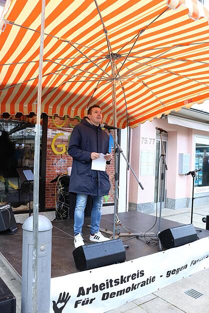 K&uuml;nzelsaus B&uuml;rgermeister Stefan Neumann fordert L&ouml;sungskompetenz.