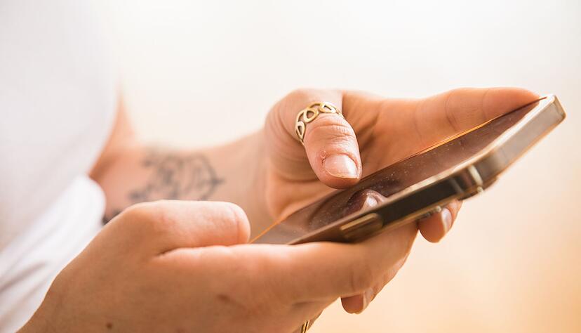 Bei sogenannten Ping-Calls lassen Betr&uuml;ger das Handy kurz anklingeln, legen dann sofort auf und versuchen so Leute dazu zu bringen, dass sie zur&uuml;ckrufen.