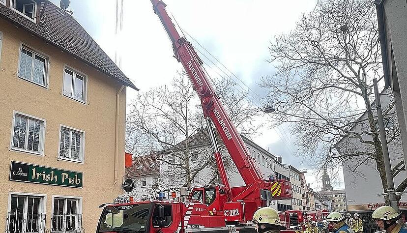 Die Feuerwehr Heilbronn war am Freitagvormittag mit einem gr&ouml;&szlig;eren Aufgebot in der Lammgasse im Einsatz.