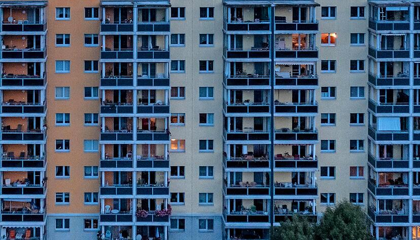 Wohnen ist eine zentrale soziale Frage, auch in Heilbronn. Statistisch gesehen, ist die Situation ausreichend, heißt es im Sozialausschuss. Praktisch haben Menschen mit wenig Geld Probleme, Wohnraum zu finden. dpa-Bildfunk Wohnen ist eine zentrale soziale Frage, auch in Heilbronn. Statistisch gesehen, ist die Situation ausreichend, heißt es im Sozialausschuss. Praktisch haben Menschen mit wenig Geld Probleme, Wohnraum zu finden. dpa-Bildfunk