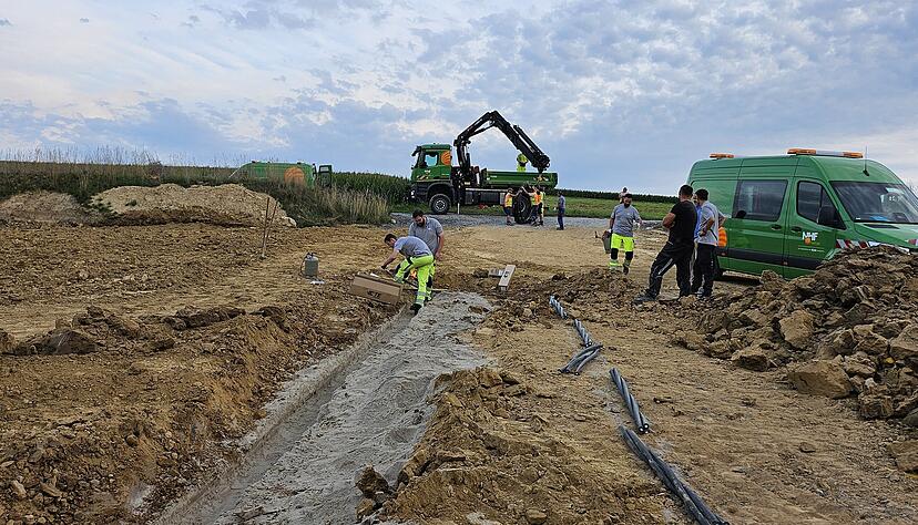 Knapp anderthalb Stunden saßen große Teile der Stadt Leingarten ohne Strom da. Grund war ein gerissenes Kabel. Knapp anderthalb Stunden saßen große Teile der Stadt Leingarten ohne Strom da. Grund war ein gerissenes Kabel.