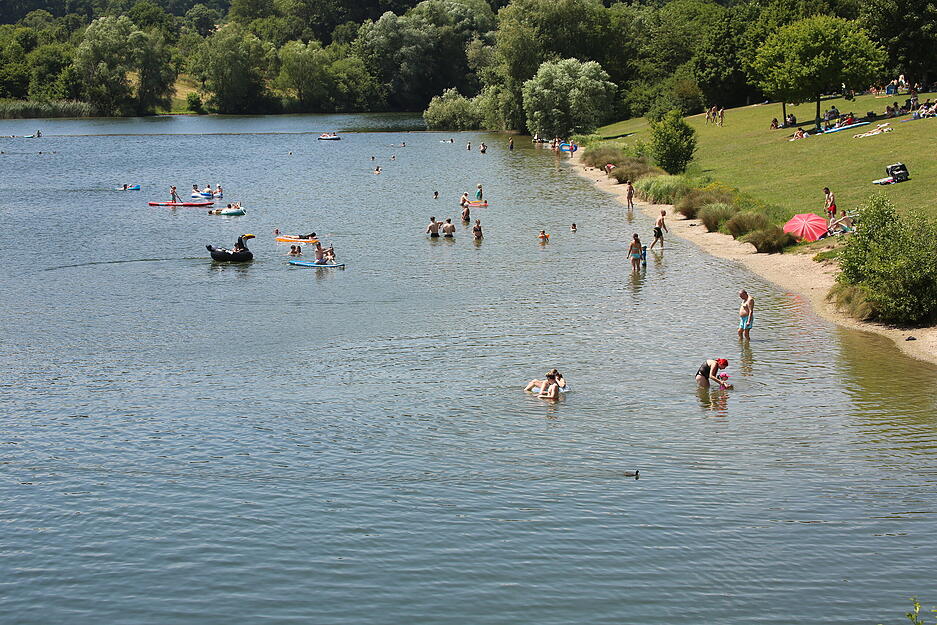 Heiße Temperaturen locken viele Besucher im Landkreis Heilbronn an die Badeseen. So voll war es an den Seen Ehmetsklinge, Elsenz und in Mühlbach. Heiße Temperaturen locken viele Besucher im Landkreis Heilbronn an die Badeseen. So voll war es an den Seen Ehmetsklinge, Elsenz und in Mühlbach.