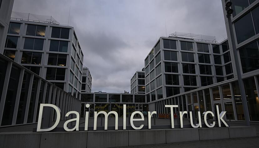 Daimler Truck: Die Ergebnisbeteiligung für Beschäftigte ist gesunken. (Archivbild) Daimler Truck: Die Ergebnisbeteiligung für Beschäftigte ist gesunken. (Archivbild)