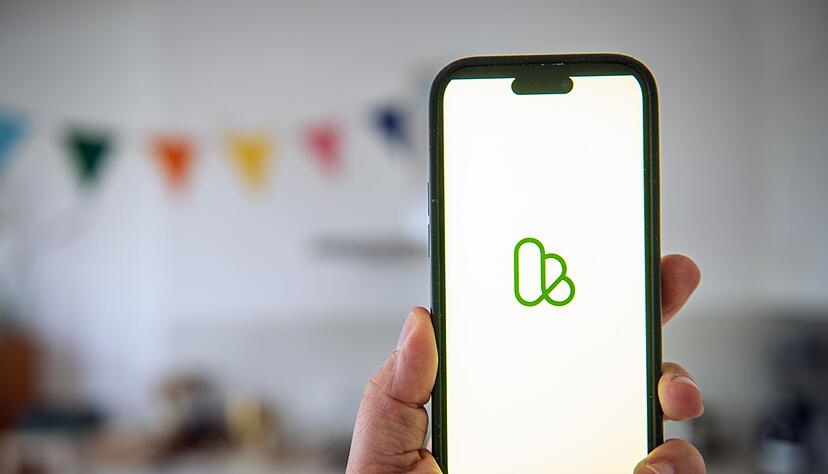 KI erleichtert das Erstellen von Inseraten: Ein Foto genügt, um automatisch Text und passende Kategorien vorgeschlagen zu bekommen. KI erleichtert das Erstellen von Inseraten: Ein Foto genügt, um automatisch Text und passende Kategorien vorgeschlagen zu bekommen.