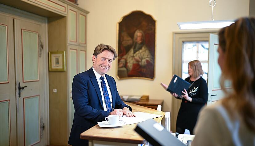 Der Terminkalender des Kommunalpolitikers ist gut gefüllt. Der Terminkalender des Kommunalpolitikers ist gut gefüllt.