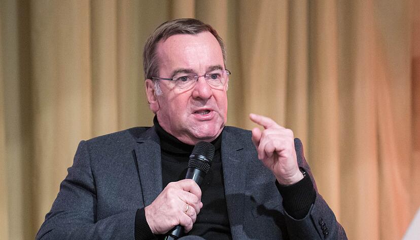 Verteidigungsminister Boris Pistorius (SPD) warf Merz einen Tabubruch.