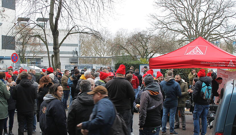 Die Veranstaltung, zu der die IG Metall aufgerufen hatte, war gut besucht.