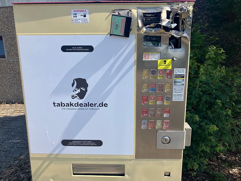 Die Polizei fahndete nach drei Fl&uuml;chtigen, auch ein Helikopter war im Einsatz. Einen Tatverd&auml;chtigen fanden sie gegen halb zwei morgens.