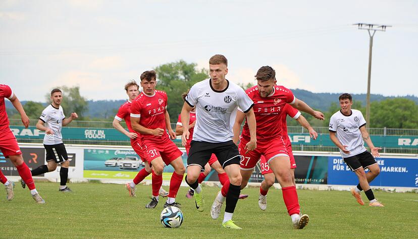 Der VfR Heilbronn hat auch gegen den TSV Berg zahlreiche Torchancen, nutzt diese jedoch viel zu selten.