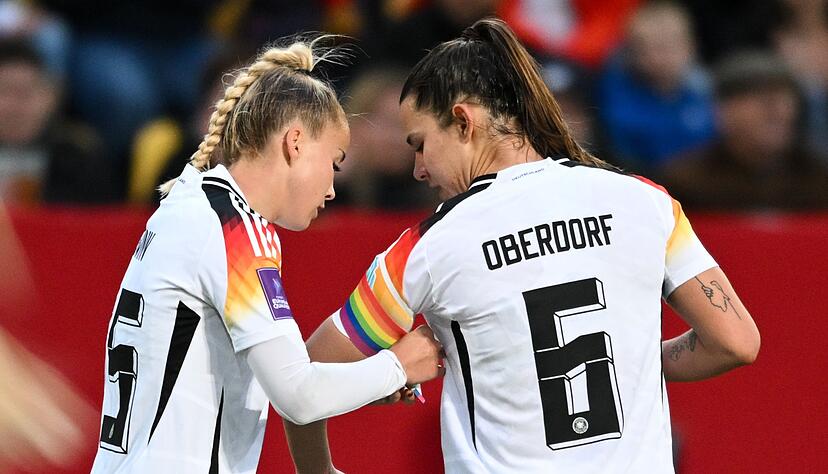 Das Bayern-Duo mit Giulia Gwinn (l.) und Lena Oberdorf kehrt ins Nationalteam zurück Das Bayern-Duo mit Giulia Gwinn (l.) und Lena Oberdorf kehrt ins Nationalteam zurück