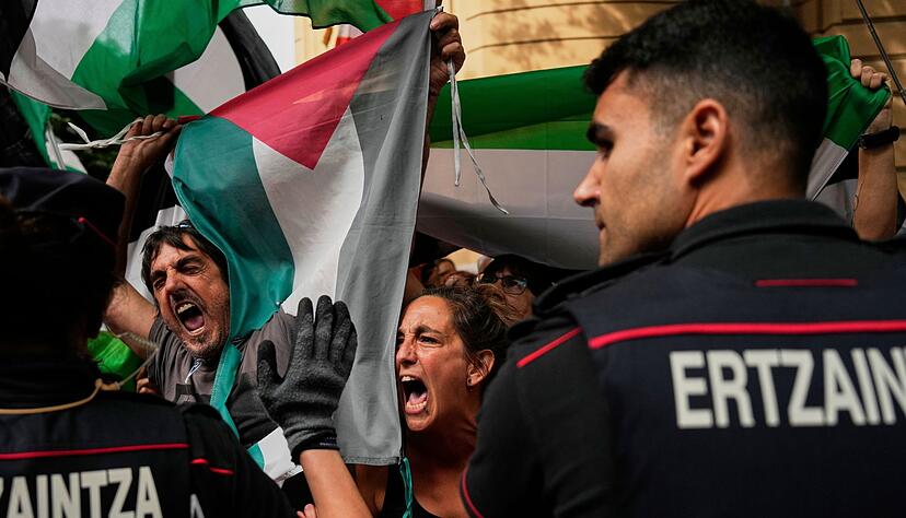Seit Tagen nutzen die Demonstranten die Vuelta für ihre Proteste.