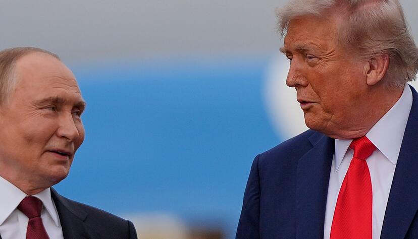 Gerade noch hat Trump Kremlchef Putin den roten Teppich ausgerollt. (Archivbild)