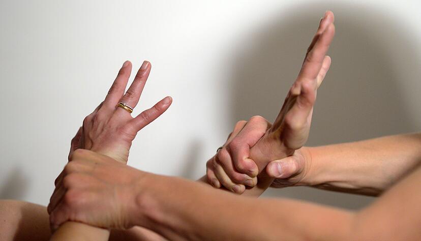 Von h&auml;uslicher Gewalt sind vor allem Frauen und M&auml;dchen betroffen. (Symbolbild)