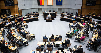 Frauen sind weltweit in nationalen Parlamenten in aller Regel nach wie vor unterrepr&auml;sentiert.