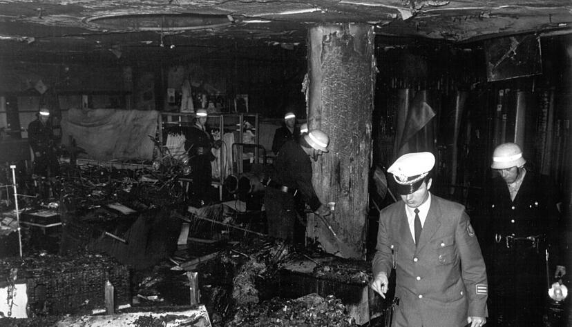 Folgen des Brandes in zwei Frankfurter Kaufh&auml;usern vom 2. April 1968. Nur zwei Tage sp&auml;ter wurden Andreas Baader und Gudrun Ensslin festgenommen.