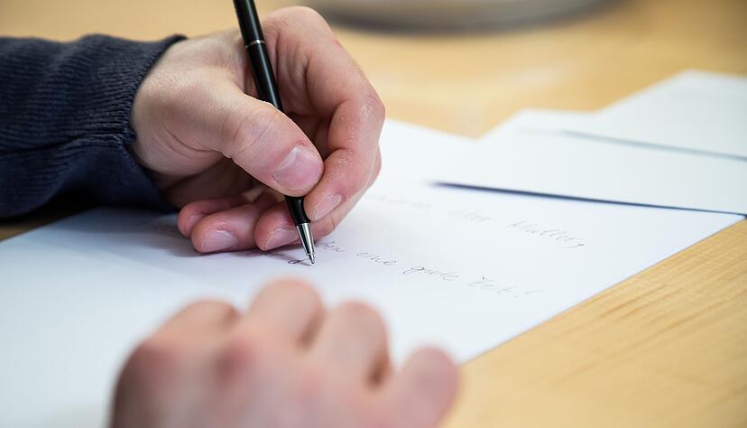 Die Haltung des Psychologen: Um die Eignung eines Bewerbers zu beurteilen, ist die Analyse der Handschrift kein valides Instrument.