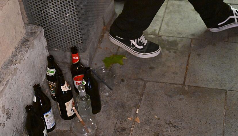 Der Grund: Anwohner hatten sich &uuml;ber L&auml;rm und M&uuml;ll durch feiernde junge Menschen beschwert.