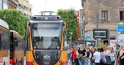 Stadtbahn in Heilbronn: Im Juni, Juli und August fahren Pendler und Ausflügler voraussichtlich auch im Heilbronner Verbund richtig günstig.
Foto: Archiv