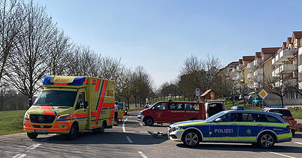 Rettungskräfte waren am Samstagmittag bei einem Unfall in Bretzfeld im Einsatz. Foto: Heike Kinkopf