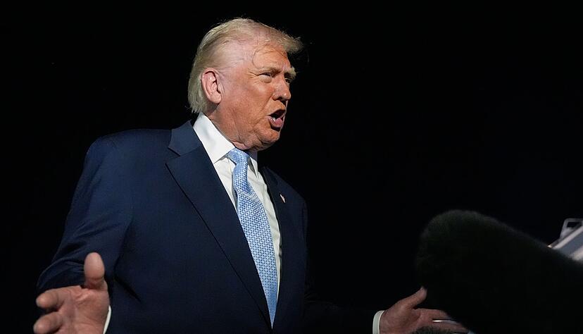 Trump stellt sich jetzt hinter eine Abstimmung zu den Epstein-Akten.