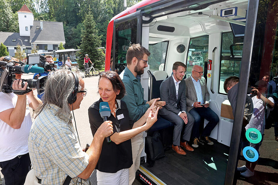 Erste bemannte Fahrt mit dem autonomen Busshuttle in Bad Wimpfen, vom Bahnhof bis zur LIDL-Zentrale