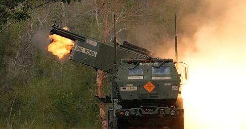 Ein us-amerikanisches Mehrfachraketenwerfer-Artilleriesystem vom Typ Himars (Archivbild).