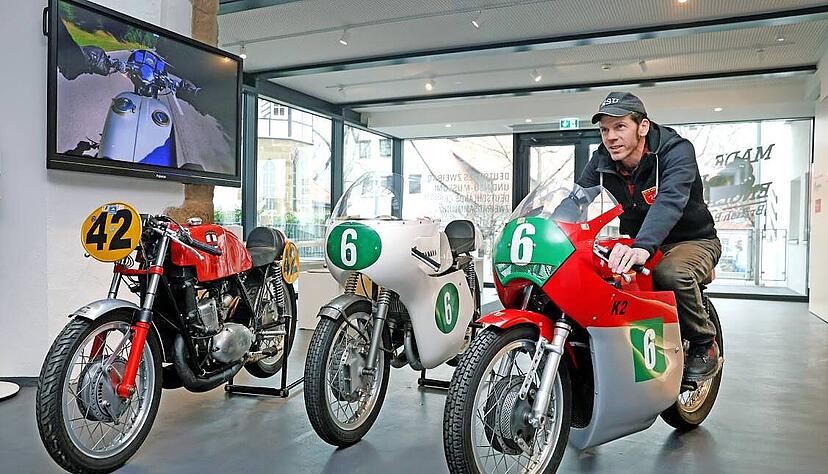 Sven Heimberger freut sich schon darauf, einen der schnellen Zweitakter auf der Rennstrecke zu bewegen.