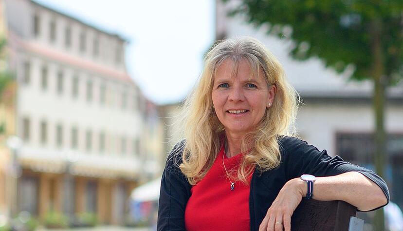 Katrin Gensecke (SPD) setzt sich als Landtagsabgeordnete besonders für Menschen mit Behinderungen ein. Sie leidet selbst an Multiple Sklerose. Katrin Gensecke (SPD) setzt sich als Landtagsabgeordnete besonders für Menschen mit Behinderungen ein. Sie leidet selbst an Multiple Sklerose.