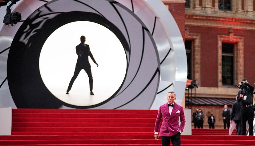 Daniel Craig und seine Vorg&auml;nger Pierce Brosnan und Timothy Dalton wurden von Debbie McWilliams gecastet.