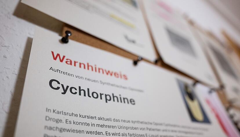 In einem Drogenkonsumraum wird vor Cychlorphine gewarnt.