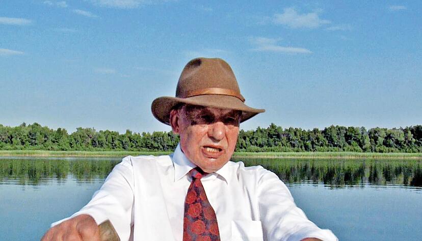 "Ich hab" viel zu wenig Leute angeschissen": 20 Jahre hat der Schriftsteller Paul Gratzik als IM Peter f&uuml;r die Stasi gearbeitet, bis er sich selbst enttarnt.
Foto: Salzgeber &Co.