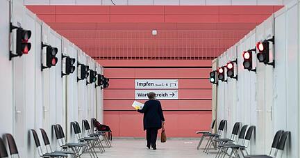 Wie es mit den Impfzentren weitergeht, ist offen - mehrere Bundesländer wollen sie länger als geplant weiterführen.
