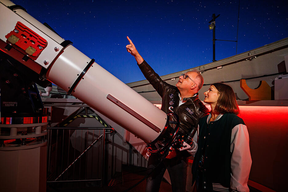 Ein Blick in den Nachthimmel kann Erstaunliches offenbaren.