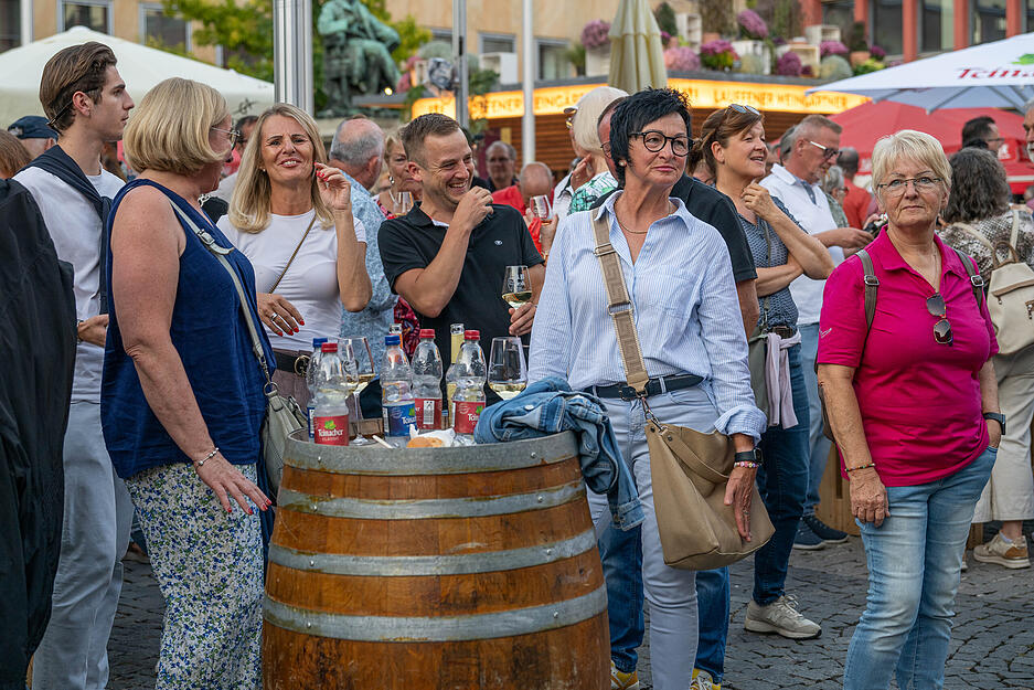 Wein, Musik und Stimmung: Das Heilbronner Weindorf zieht Tausende an.