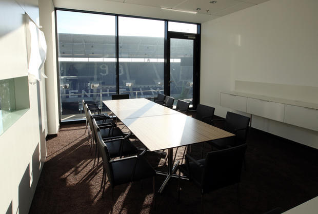 Wohnzimmer-Ambiente in der Rhein-Neckar-Arena: In der Loge haben zwölf Personen Platz.