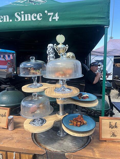 Am Ende landete das Black Pearl BBQ Team mit ihren Speisen auf Platz 48. Teilgenommen hatten 106 Mannschaften.