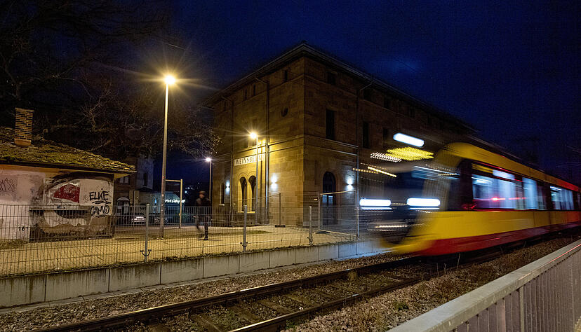 Bahnhof Weinsberg bei Dunkelheit, Sicherheitsgefühl, Beleuchtung