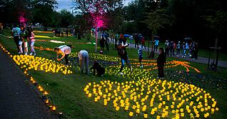 Lichter, strahlende Bäume und tolle Live-Musik beim Bad Rappenauer Lichterfest Lichter, strahlende Bäume und tolle Live-Musik beim Bad Rappenauer Lichterfest