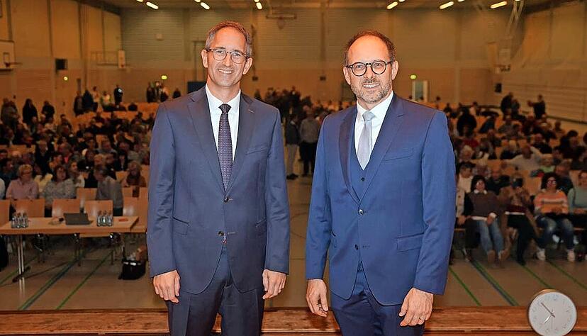 Wollen Oberbürgermeister in Bad Rappenau werden: Amtsinhaber Sebastian Frei (links) und sein Herausforderer Christian Schultz.
Foto: Ralf Seidel Wollen Oberbürgermeister in Bad Rappenau werden: Amtsinhaber Sebastian Frei (links) und sein Herausforderer Christian Schultz.
Foto: Ralf Seidel